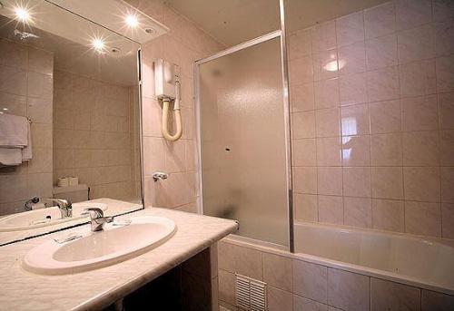 Marciano Hotel Gare Du Nord Paris Room photo